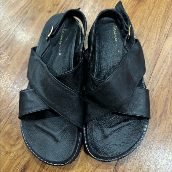 Like new Harmonica sandals. Tulum size 9 - Picture 3 of 4